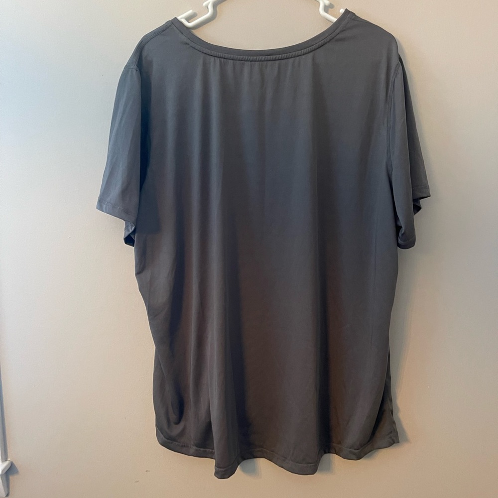Lularoe Rise workout top - Picture 2 of 3